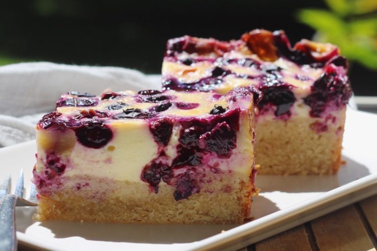 Blueberry Cake mit Creme fraiche