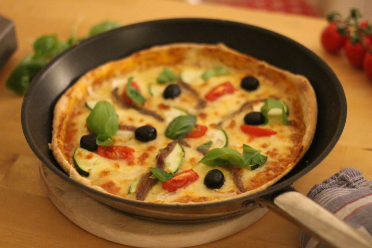 Ofenpizza mit Dinkel-Vollkornboden